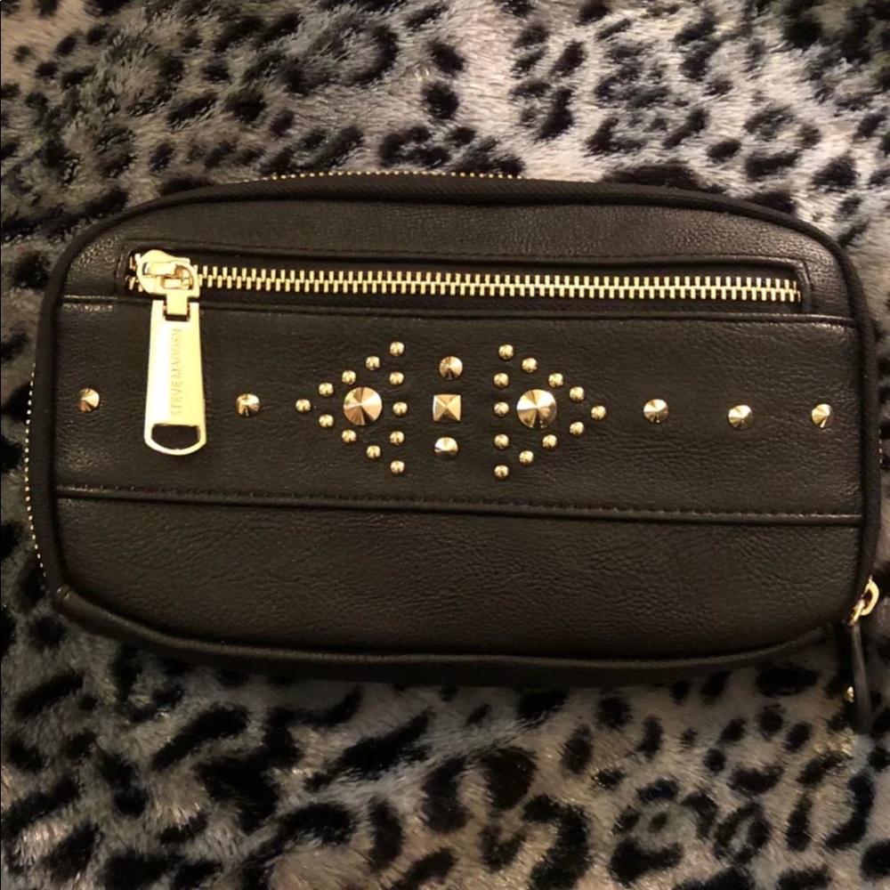 Steve Madden zipper wallet